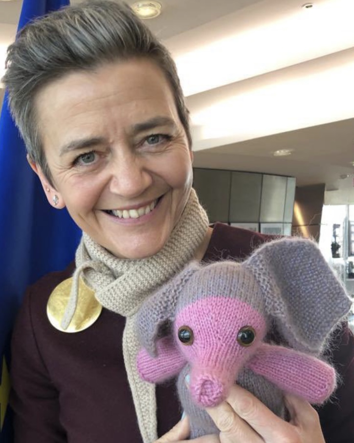 Margrethe Vestager med elefant